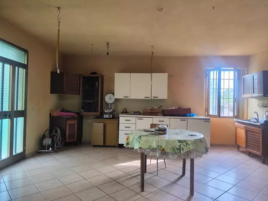 Immagine 24 di Casa colonica in vendita  a Lucignano