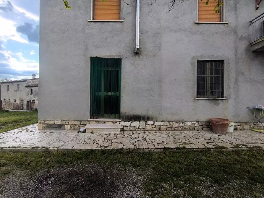 Immagine 7 di Casa colonica in vendita  a Lucignano