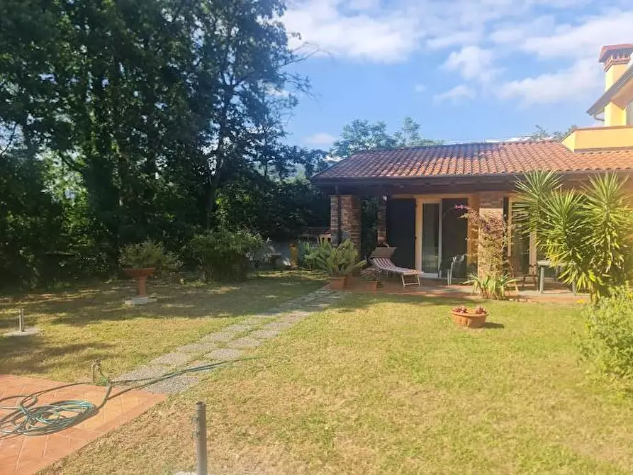 Immagine 72 di Villa in vendita  a Castelnuovo Magra