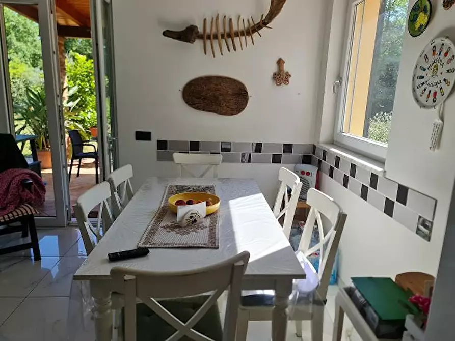Immagine 16 di Villa in vendita  a Castelnuovo Magra