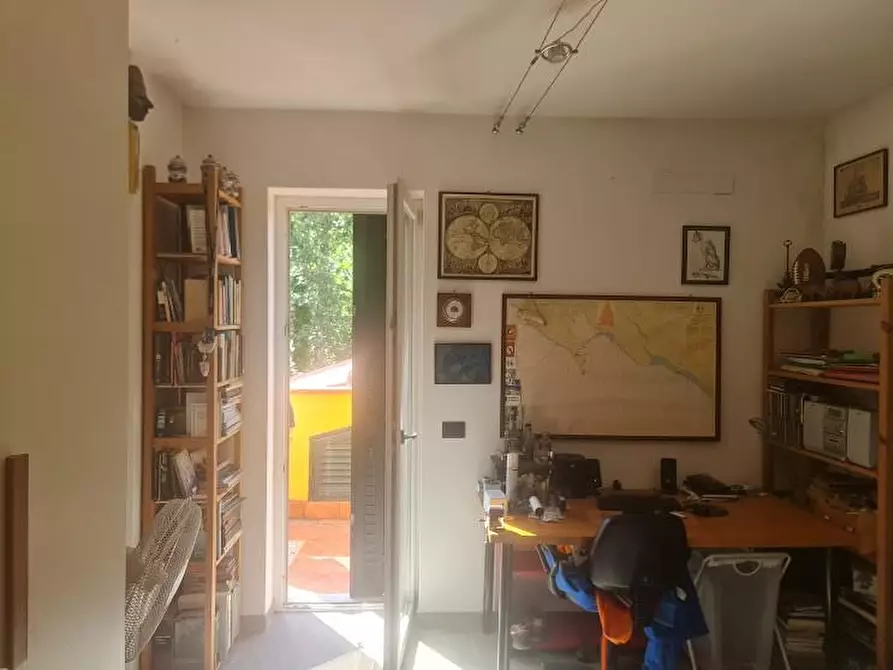 Immagine 37 di Villa in vendita  a Castelnuovo Magra