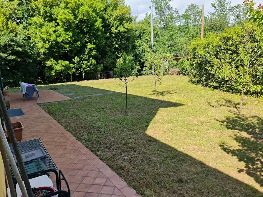 Immagine 7 di Villa in vendita  a Castelnuovo Magra