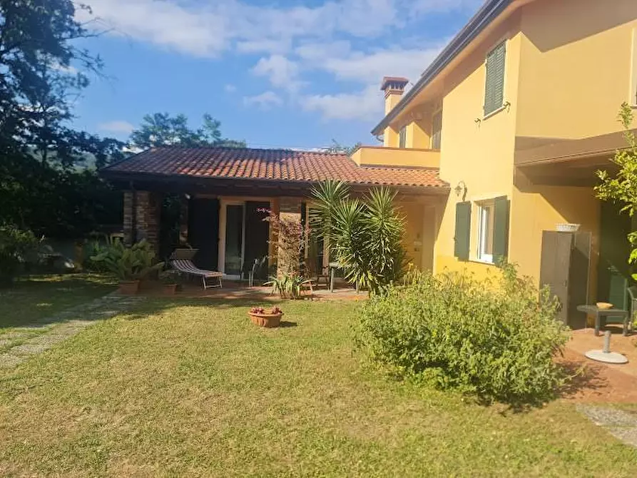Immagine 71 di Villa in vendita  a Castelnuovo Magra