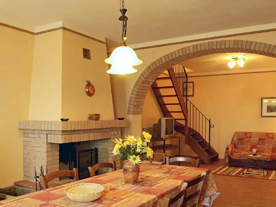 Immagine 9 di Casa colonica in vendita  a Palaia