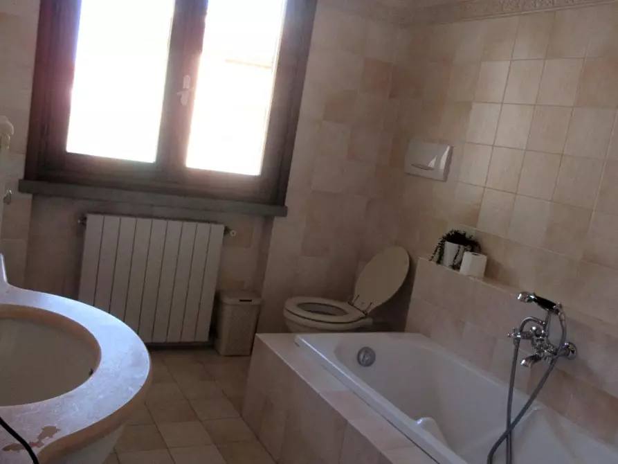 Immagine 16 di Villetta a schiera in vendita  a Capraia E Limite