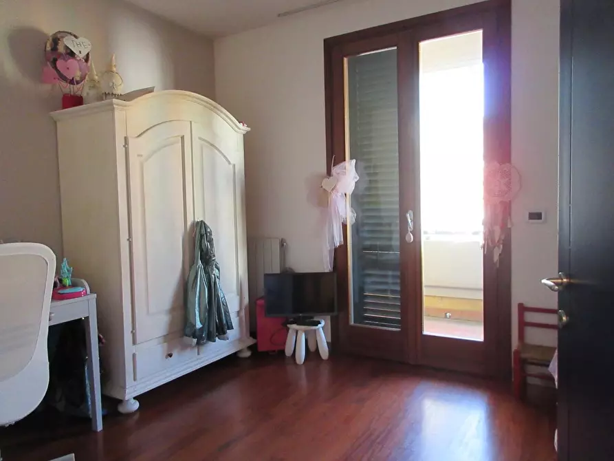 Immagine 9 di Villetta a schiera in vendita  a Capraia E Limite