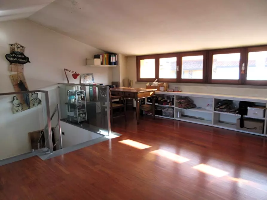 Immagine 13 di Villetta a schiera in vendita  a Capraia E Limite