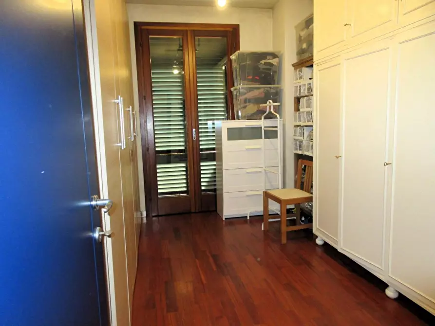 Immagine 10 di Villetta a schiera in vendita  a Capraia E Limite