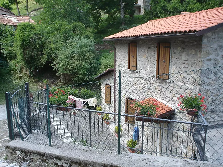 Immagine 19 di Casa indipendente in vendita  a Vagli Sotto