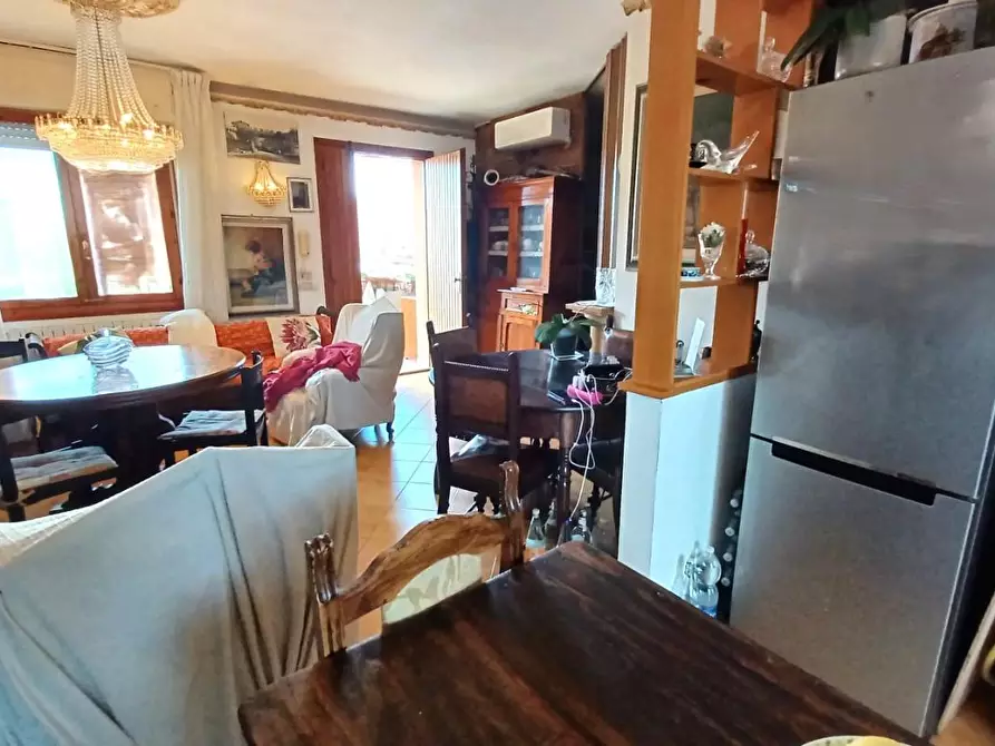 Immagine 10 di Appartamento in vendita  a Colle Di Val D'elsa