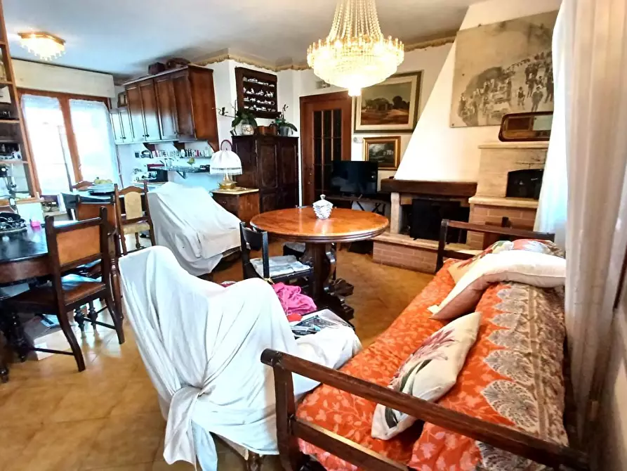 Immagine 23 di Appartamento in vendita  a Colle Di Val D'elsa