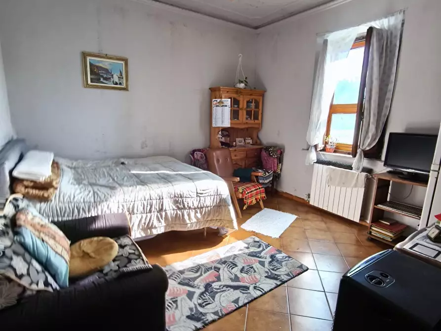 Immagine 18 di Casa colonica in vendita  a Pontedera