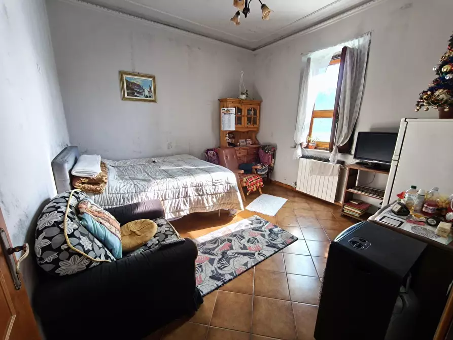 Immagine 19 di Casa colonica in vendita  a Pontedera