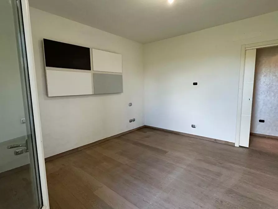 Immagine 39 di Villa in affitto  a Capannori