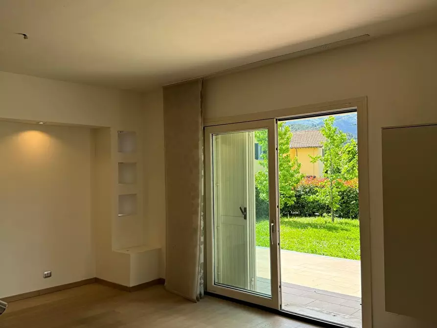 Immagine 40 di Villa in affitto  a Capannori