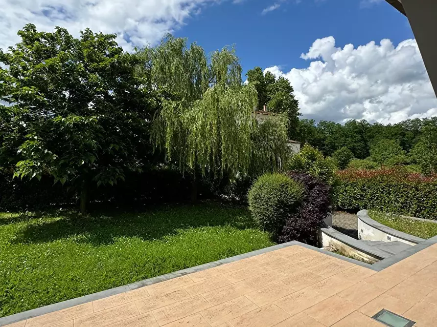 Immagine 24 di Villa in affitto  a Capannori