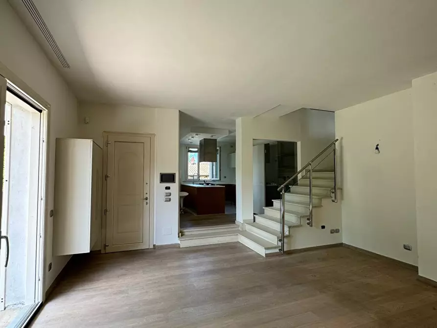 Immagine 20 di Villa in affitto  a Capannori