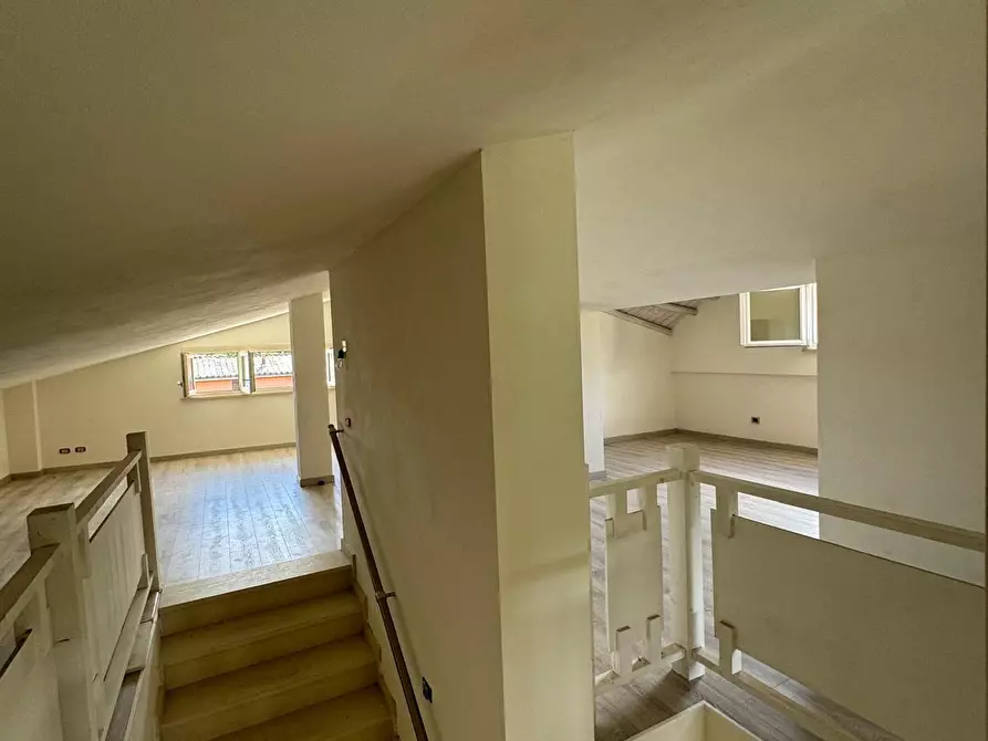 Immagine 42 di Villa in affitto  a Capannori