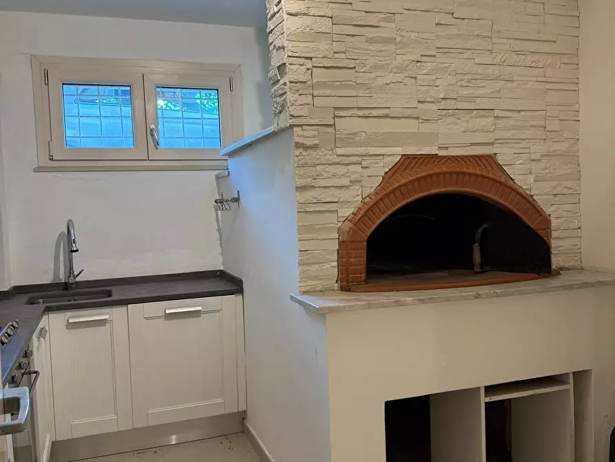 Immagine 8 di Villa in affitto  a Capannori