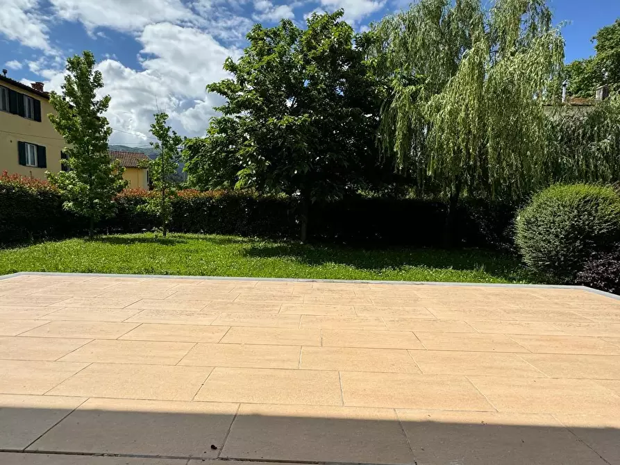 Immagine 5 di Villa in affitto  a Capannori