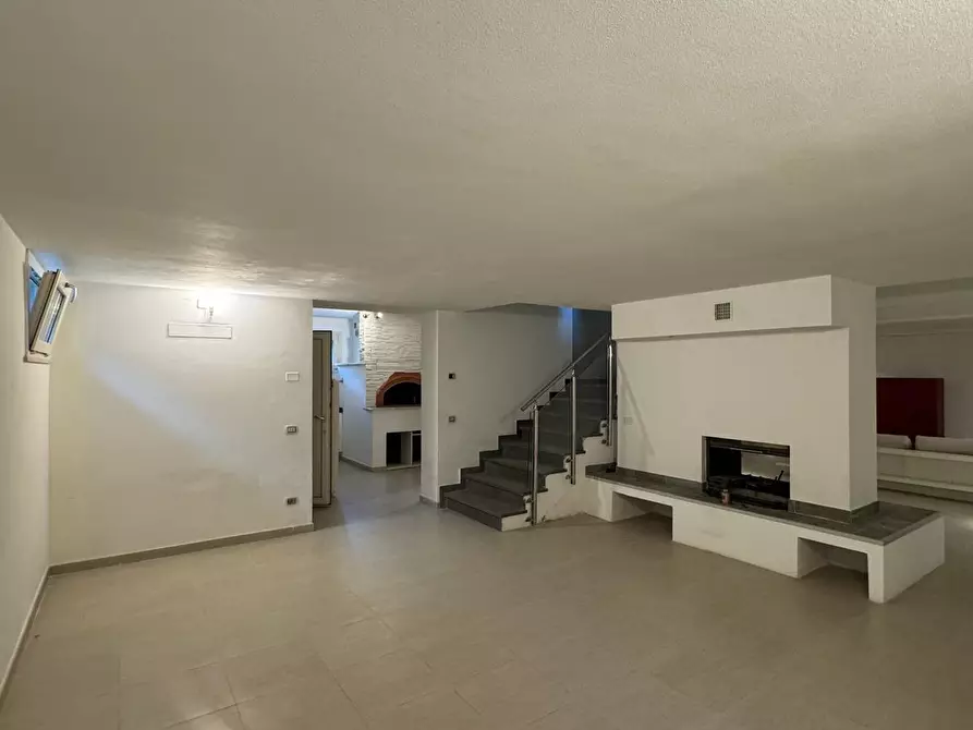 Immagine 19 di Villa in affitto  a Capannori