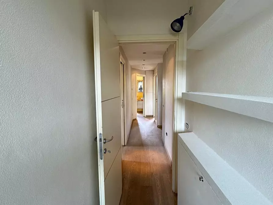 Immagine 30 di Villa in affitto  a Capannori