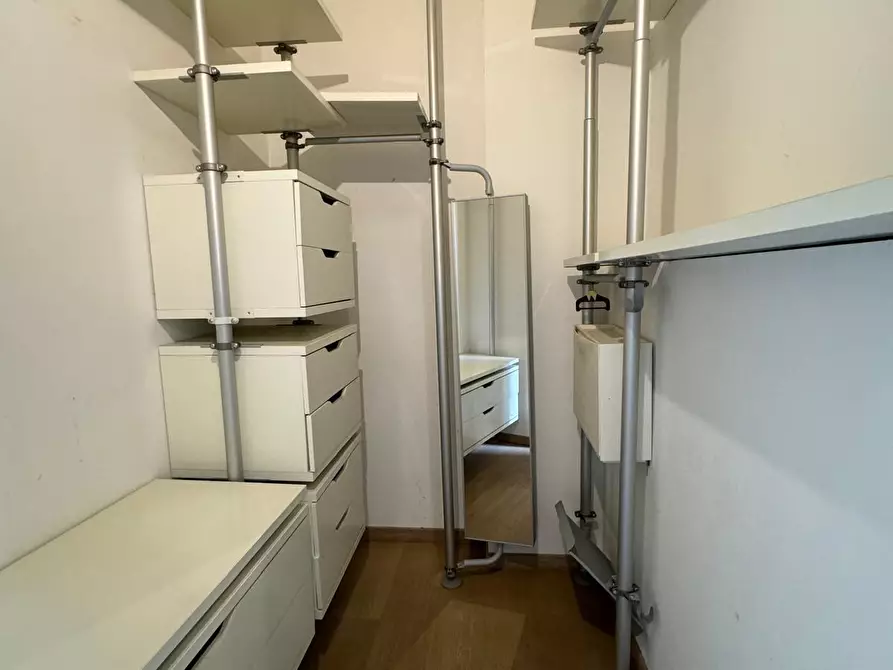 Immagine 27 di Villa in affitto  a Capannori