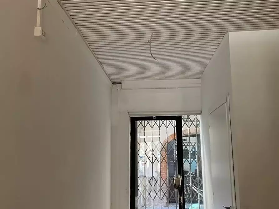 Immagine 3 di Locale commerciale in affitto  a Altopascio