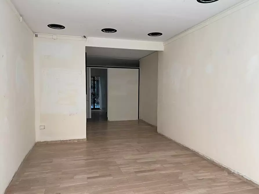 Immagine 2 di Locale commerciale in affitto  a Altopascio