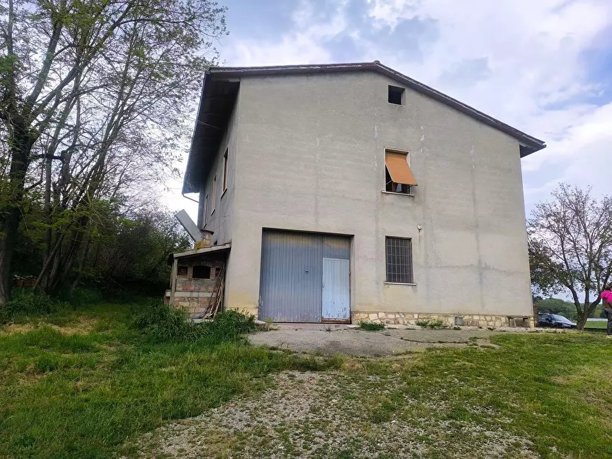 Immagine 53 di Casa colonica in vendita  a Lucignano