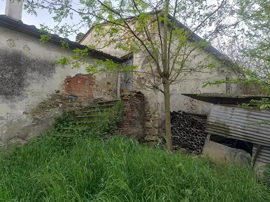 Immagine 13 di Casa colonica in vendita  a Lucignano