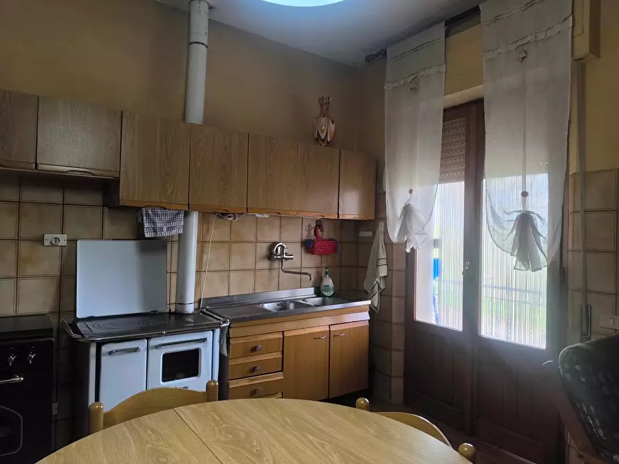 Immagine 46 di Casa colonica in vendita  a Lucignano