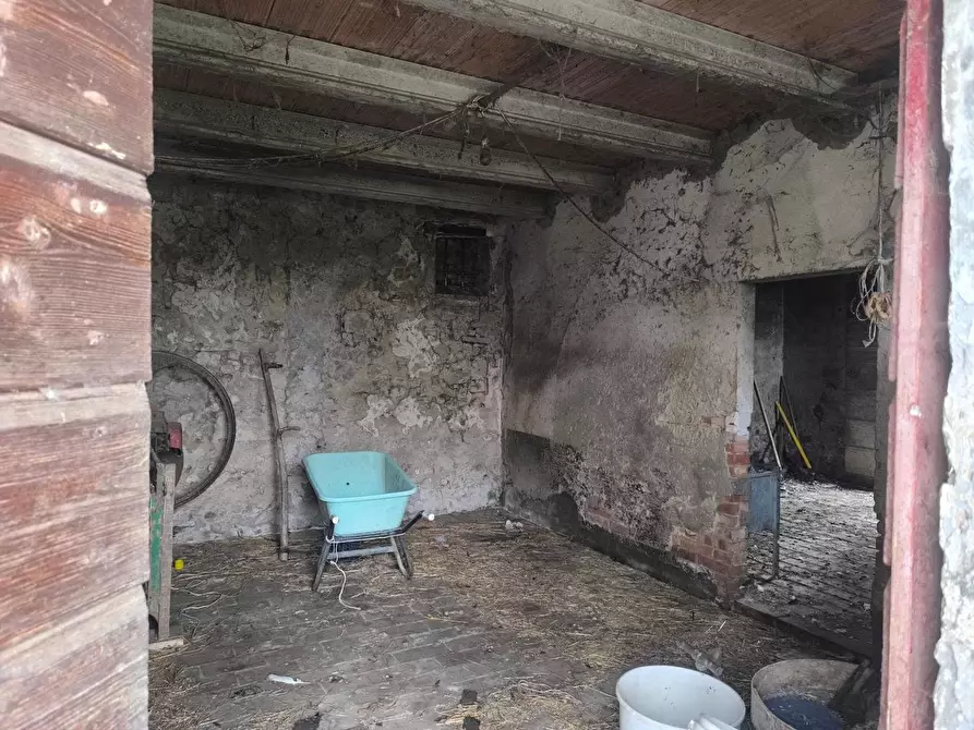 Immagine 12 di Casa colonica in vendita  a Lucignano