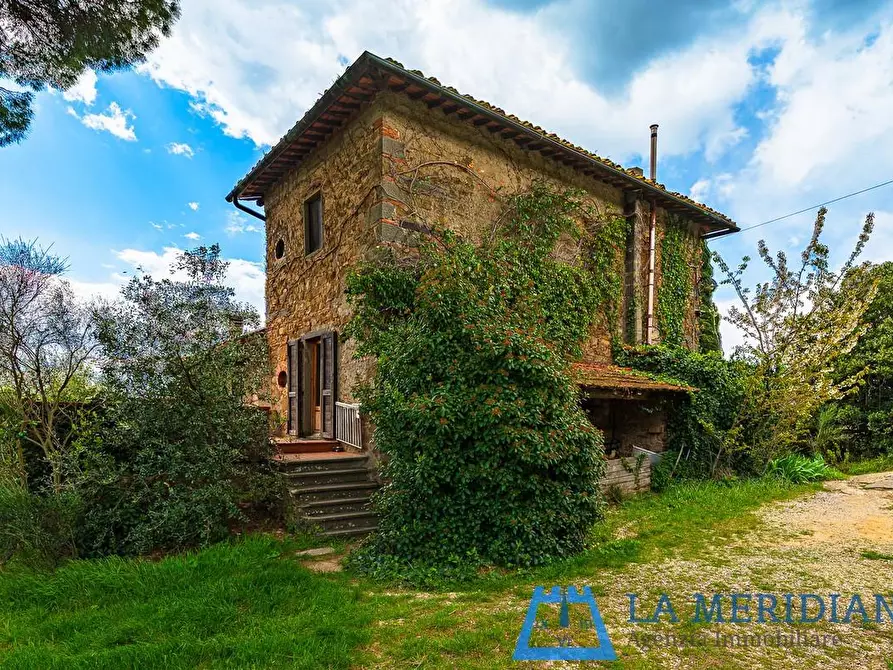 Immagine 63 di Casa colonica in vendita  a Lamporecchio