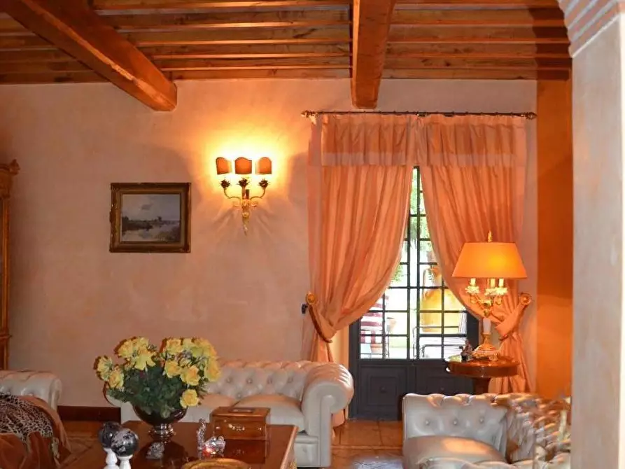 Immagine 17 di Rustico / casale in vendita  a Lucca