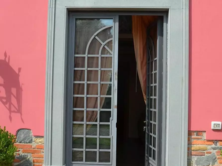 Immagine 11 di Rustico / casale in vendita  a Lucca