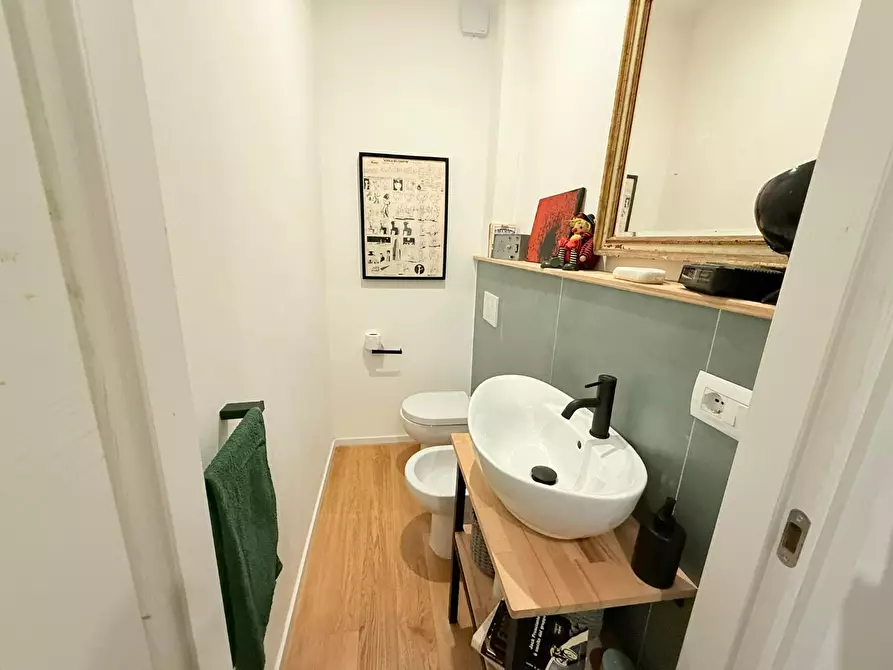 Immagine 17 di Appartamento in vendita  a Massa