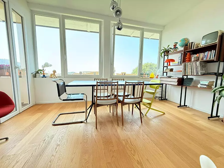 Immagine 11 di Appartamento in vendita  a Massa