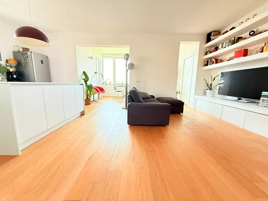 Immagine 1 di Appartamento in vendita  a Massa