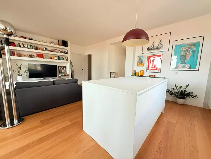 Immagine 7 di Appartamento in vendita  a Massa