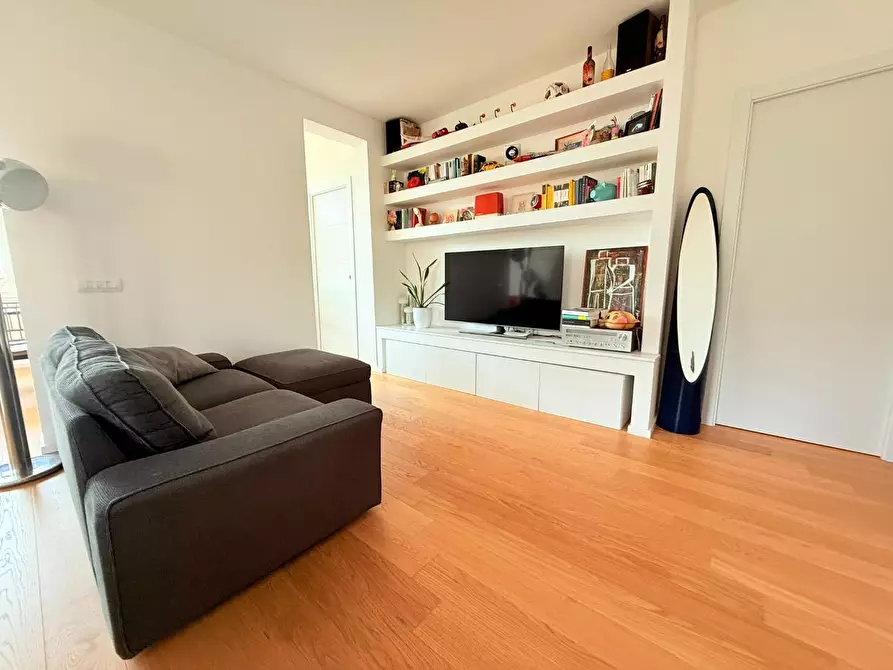 Immagine 3 di Appartamento in vendita  a Massa