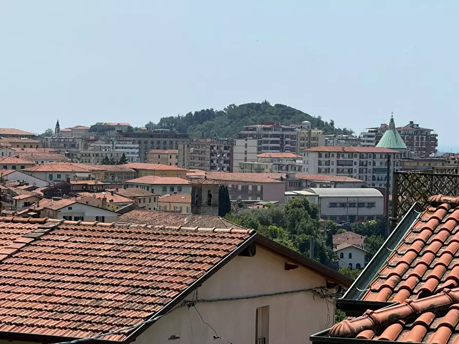 Immagine 28 di Appartamento in vendita  a Massa