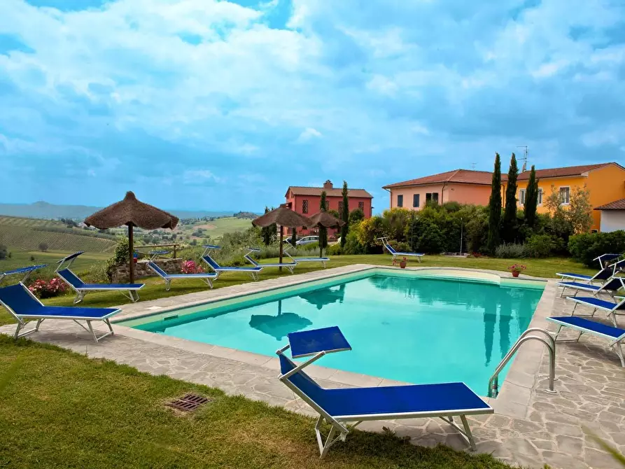 Immagine 2 di Casa colonica in vendita  a Cerreto Guidi