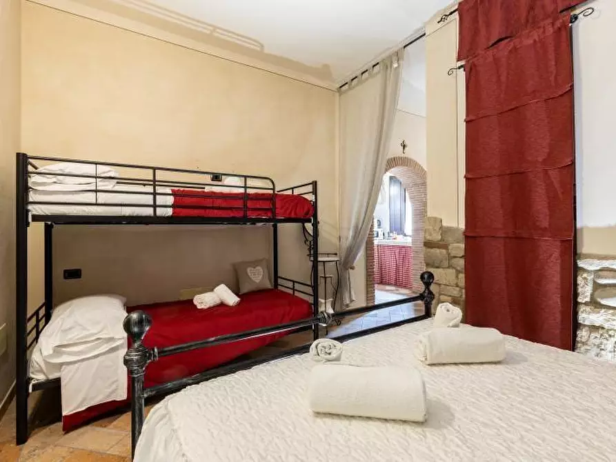 Immagine 14 di Appartamento in vendita  a Lajatico