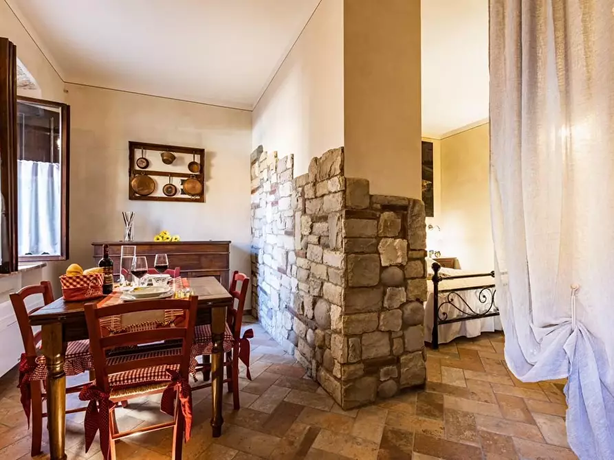 Immagine 4 di Appartamento in vendita  a Lajatico