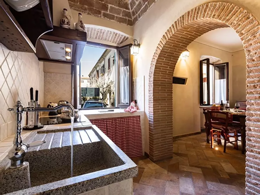 Immagine 1 di Appartamento in vendita  a Lajatico