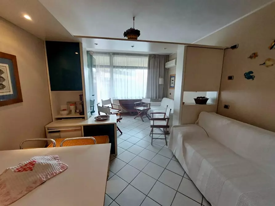 Immagine 3 di Appartamento in vendita  a Camaiore