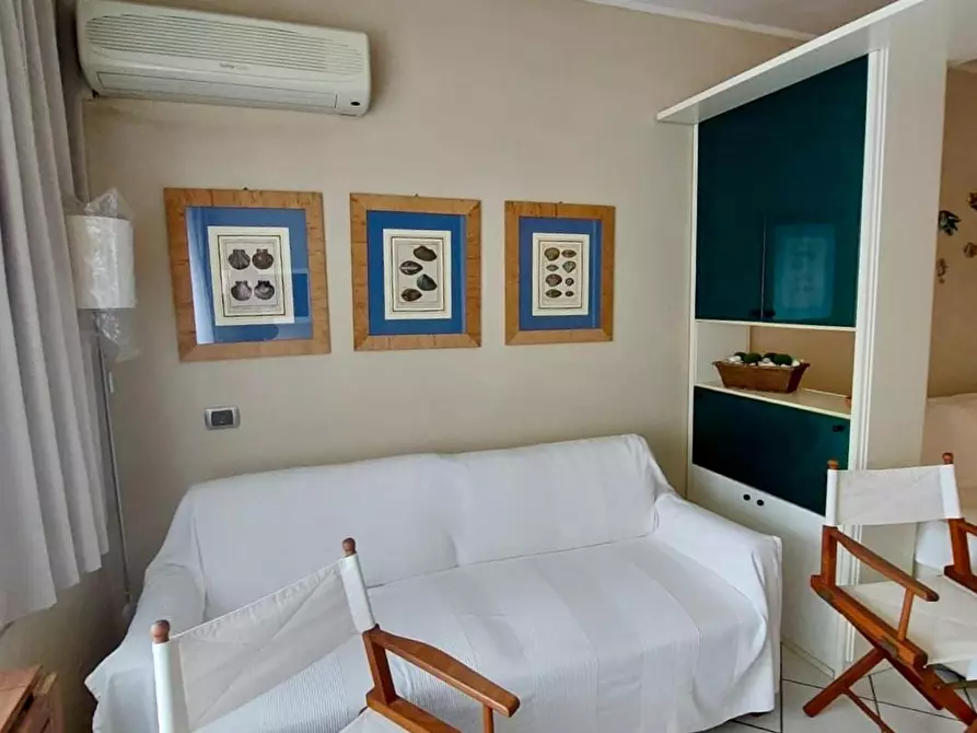 Immagine 4 di Appartamento in vendita  a Camaiore