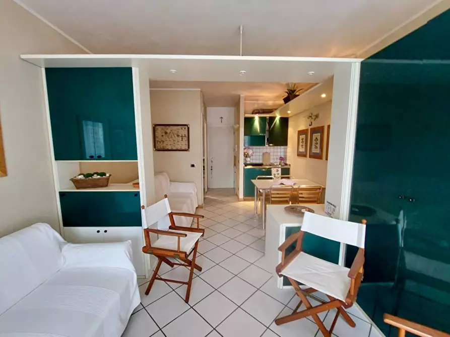 Immagine 5 di Appartamento in vendita  a Camaiore