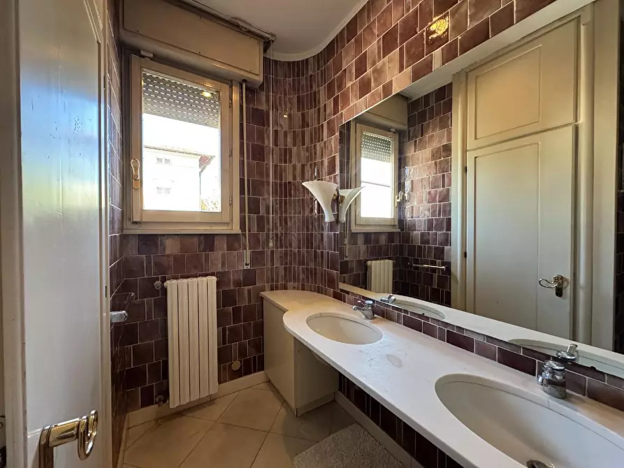 Immagine 68 di Villa in vendita  a Empoli